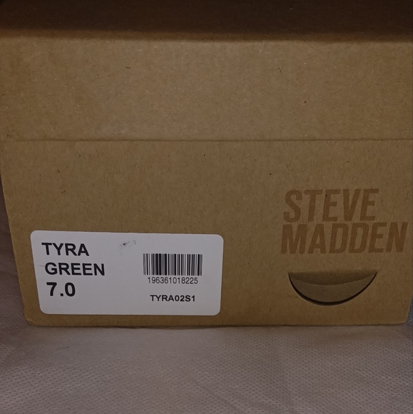 💗New Steve Madden sandals - Picture 4 of 4